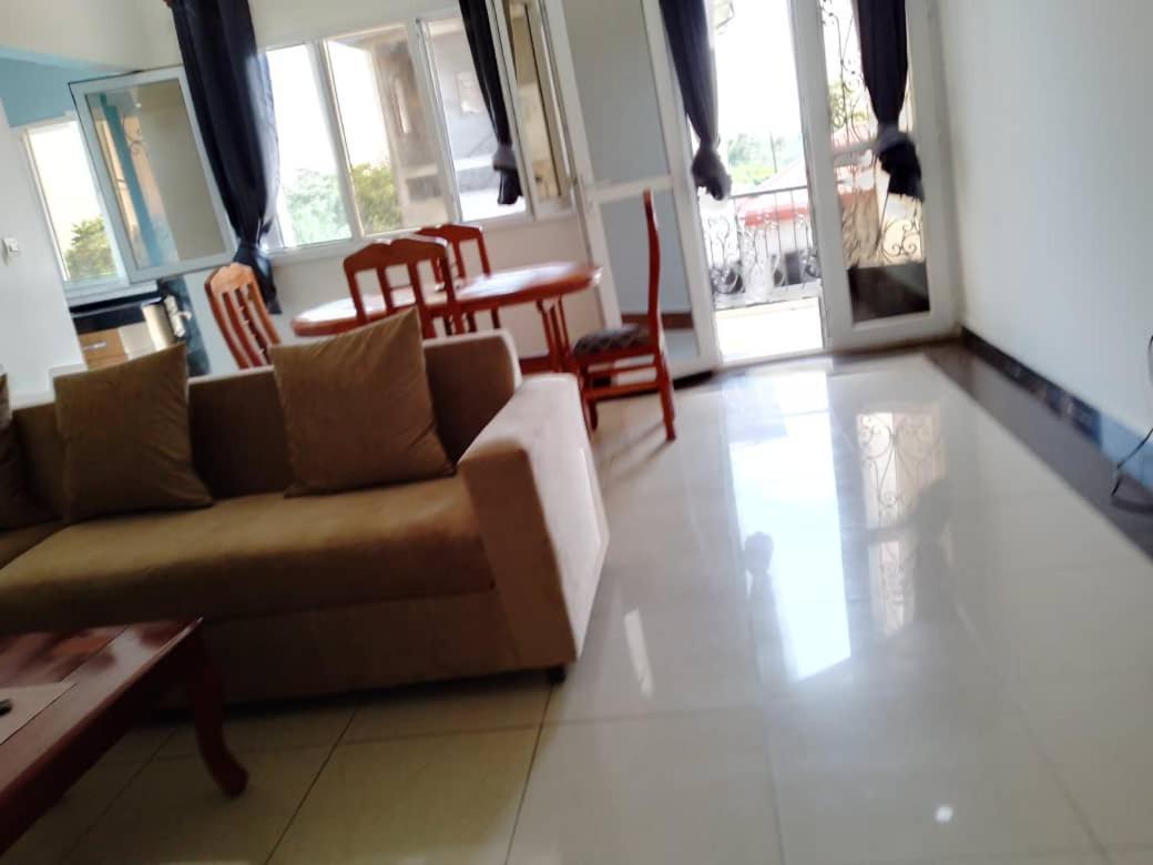Residence Rosalie Yaounde Exterior photo